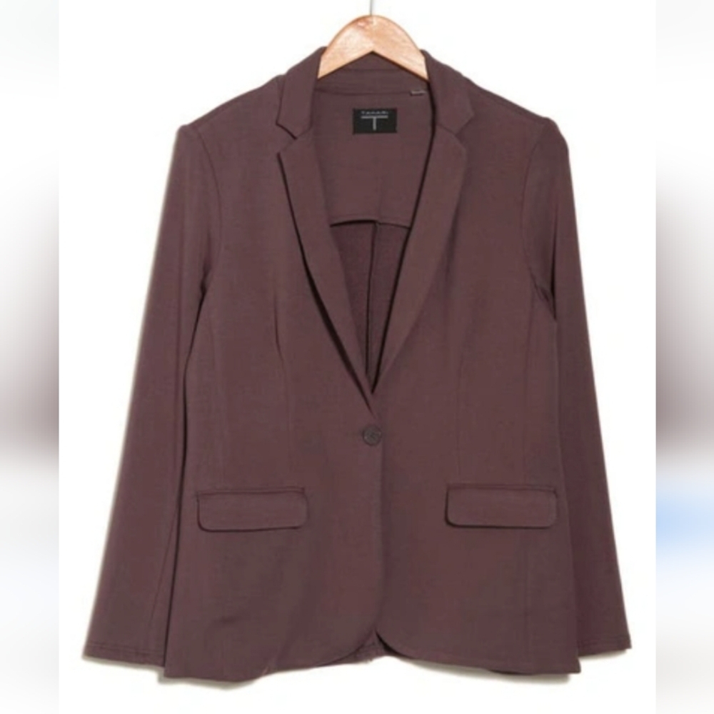 T Tahari  single-button, blazer single-button closure at fronLong sleeve…